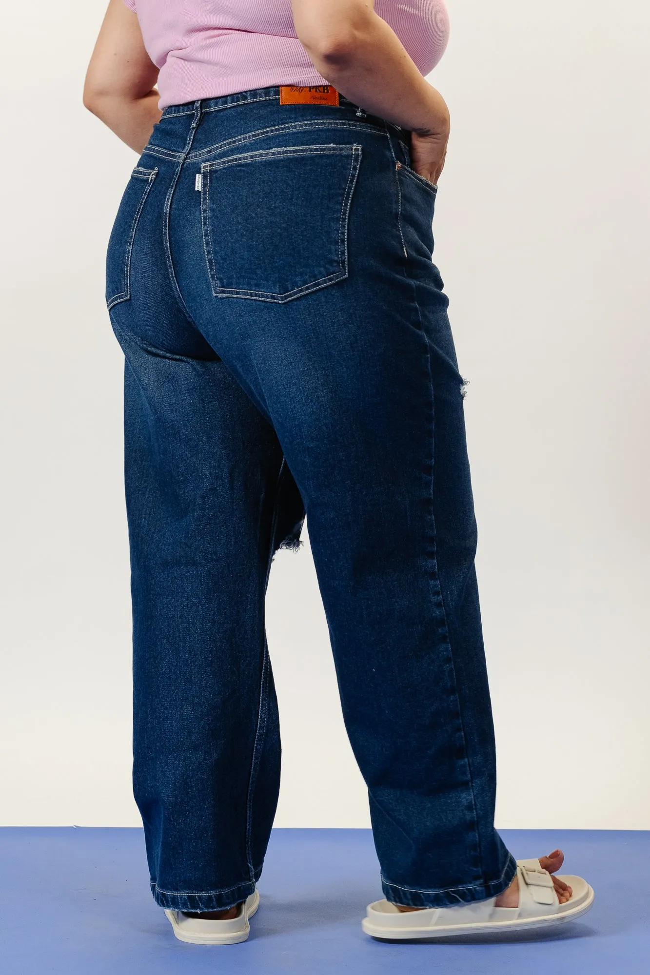 Indigo Distress Curve Straight Jeans