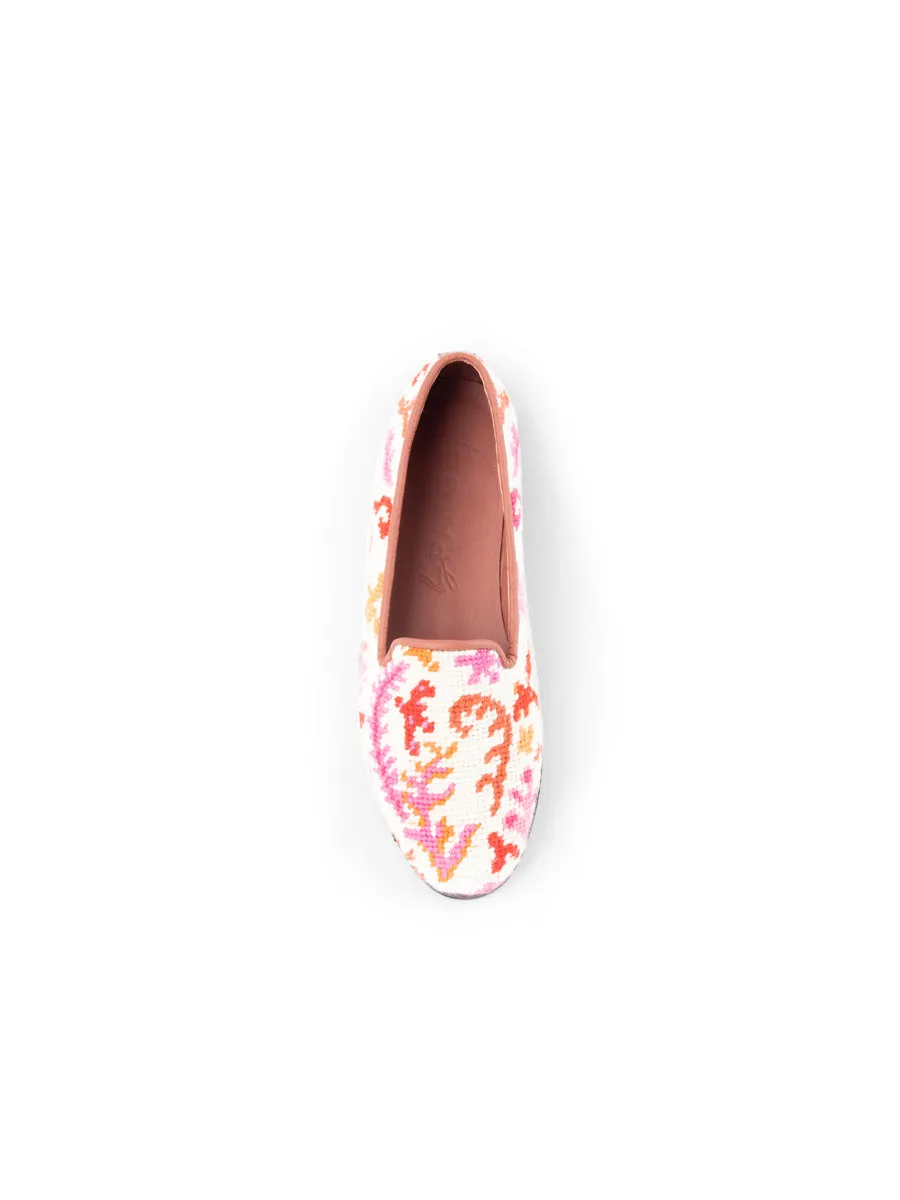 Needlepoint Loafer in Coral Reef