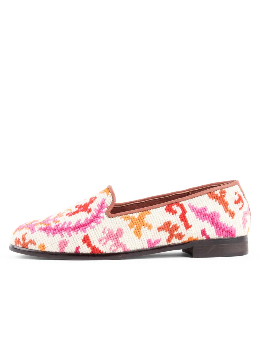 Needlepoint Loafer in Coral Reef